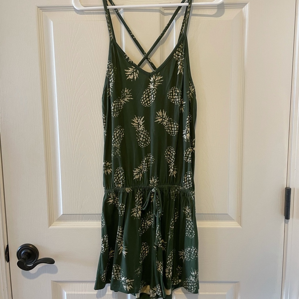 LAST CALL🌺 NWOT Green Pineapple Romper from Hawaii